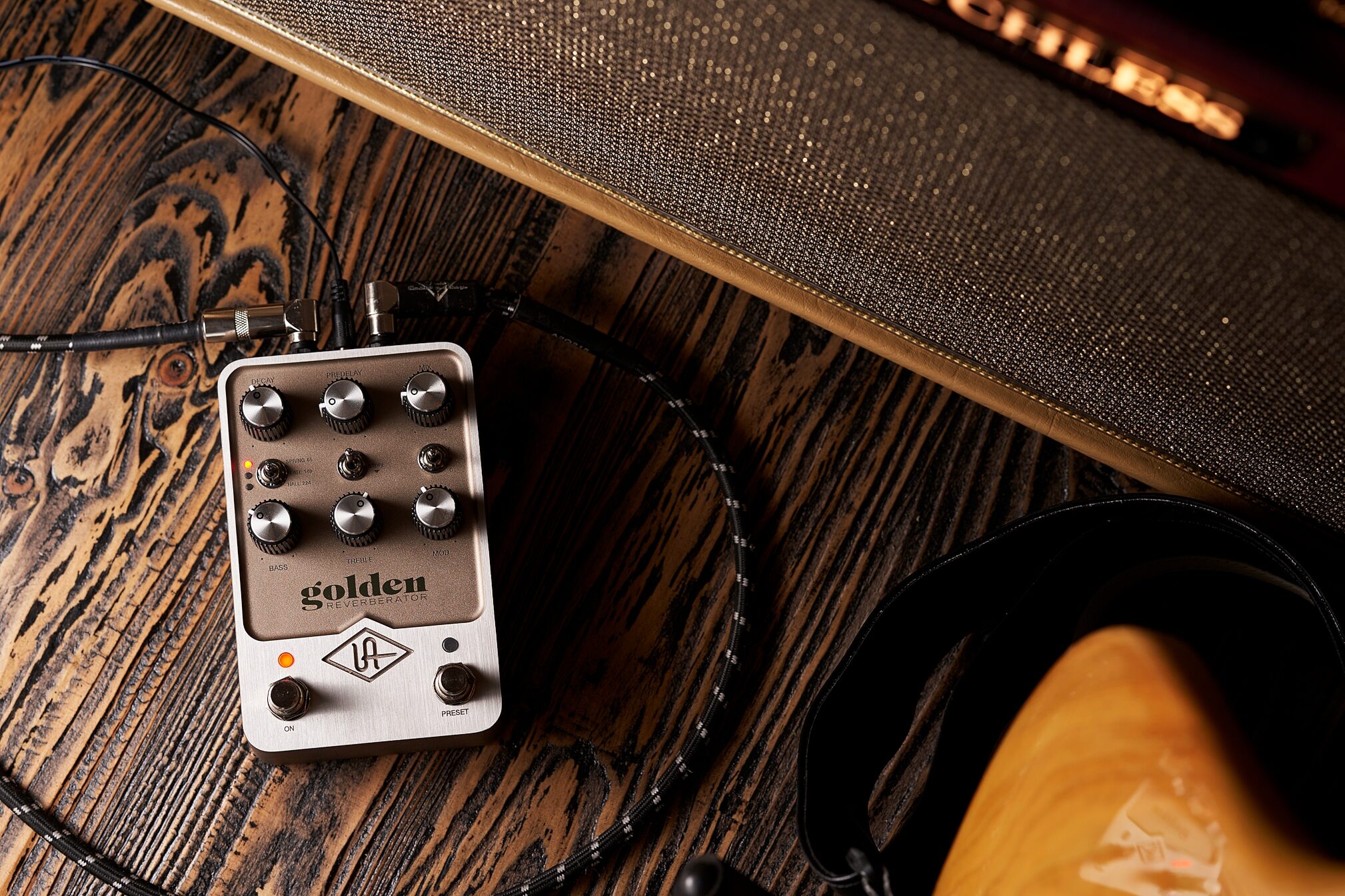Universal Audio Golden Reverberator Pedal 3 Universal Audio Golden Reverberator Pedal